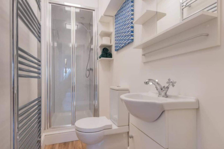Bathroom 5, Sedbergh Penthouse - Kingbed - Tv - Wifi, Cumbria