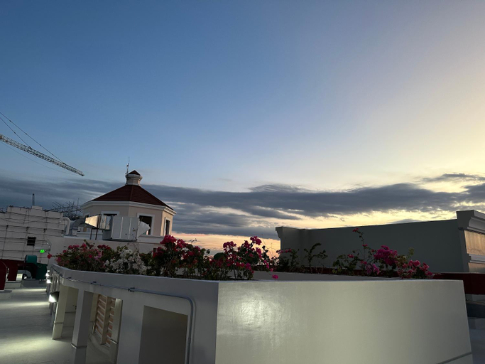 Others 4, Festive Walk 2 bedroom condo, San Miguel