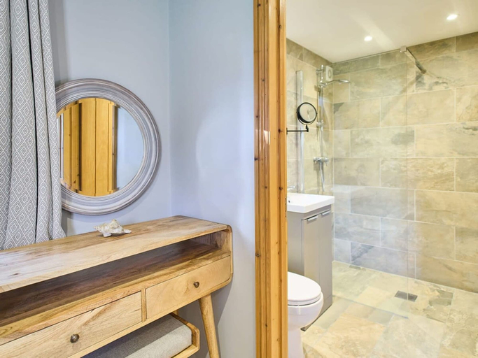 Bathroom 4, Host Stay Orchard Barn, Kent