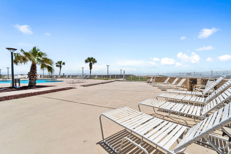Sport & Beauty, Royal Gulf Beach & Racquet Club 5313, Baldwin