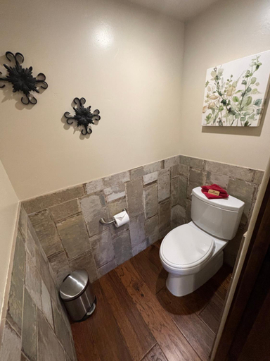 Bathroom 18