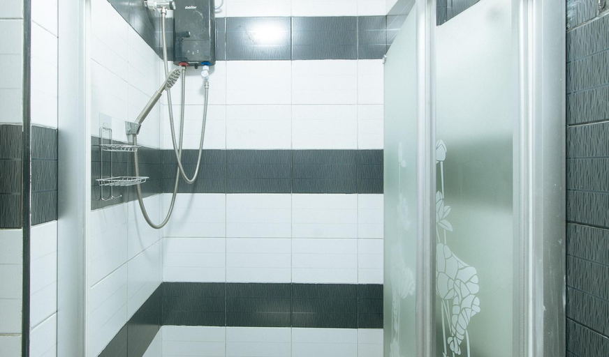 Bathroom 5, RedDoorz @ MGP Apartelle Near Espana, Manila City