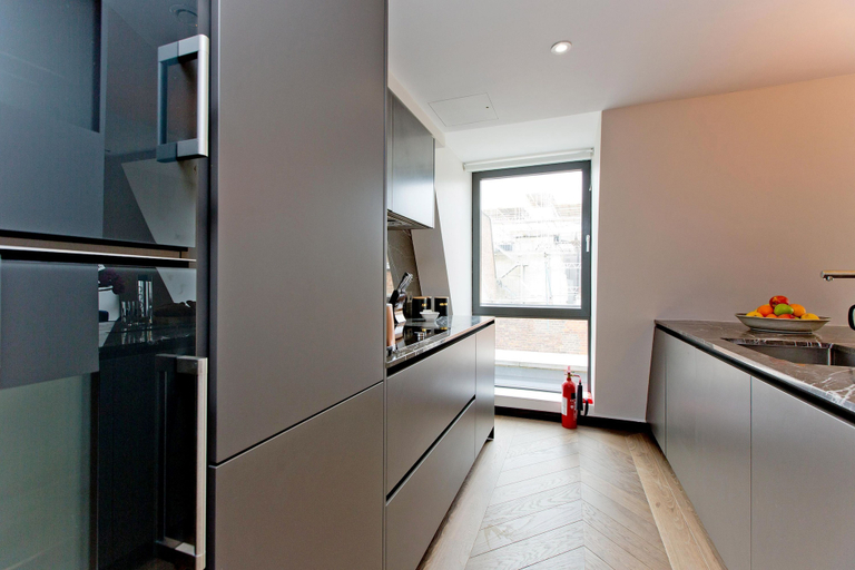 Room 5, 2-bed Superior Apt 416, London
