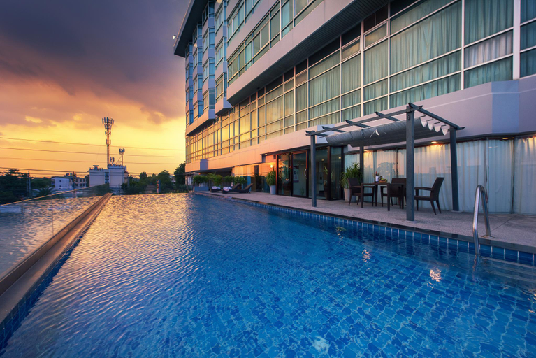 Swimming Pool 8
