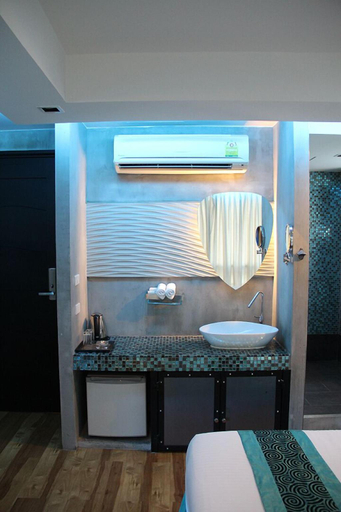 Bathroom 9