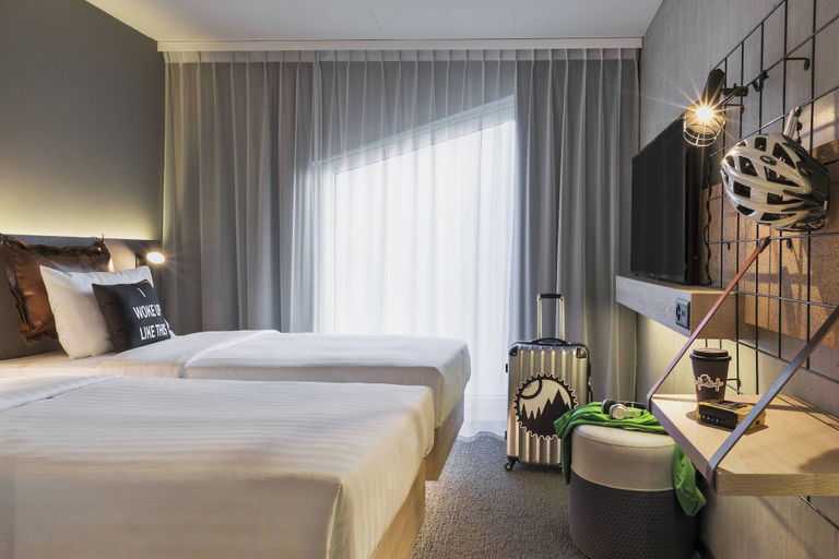 Bedroom 3, Moxy Lausanne City, Lausanne