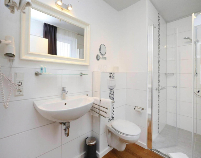 Others 2, Apartment in Lissendorf With Garden Oasis, Vulkaneifel