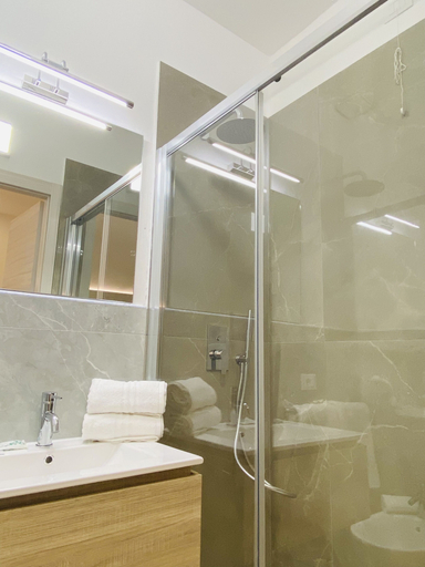Bathroom 4, Hotel Fioralba, Milano