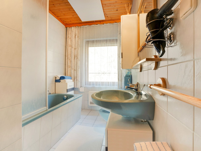 Bathroom 4, Apartment in Eberndorf near Petzen Ski Area, Völkermarkt