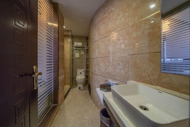 Bathroom 15