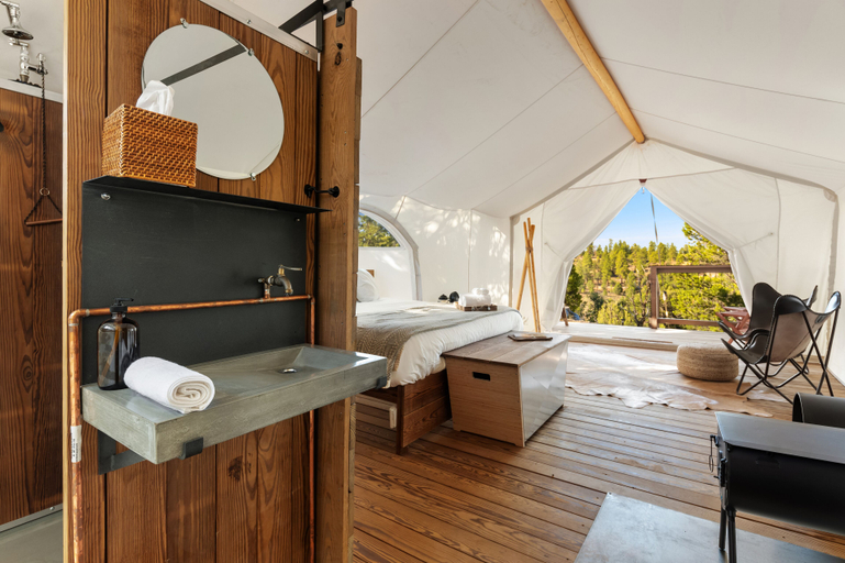 Bathroom 2, Under Canvas Bryce Canyon, Garfield