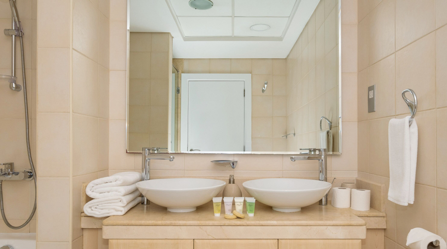 Bathroom 4, LUX Holiday Home - Al Nabat 1, Dubai