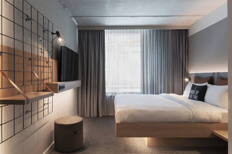 Bedroom 3, Moxy Lausanne City, Lausanne