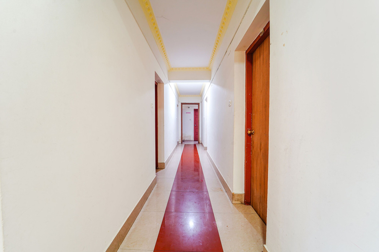 Others 4, Fabexpress Majestic Inn, Thiruvananthapuram