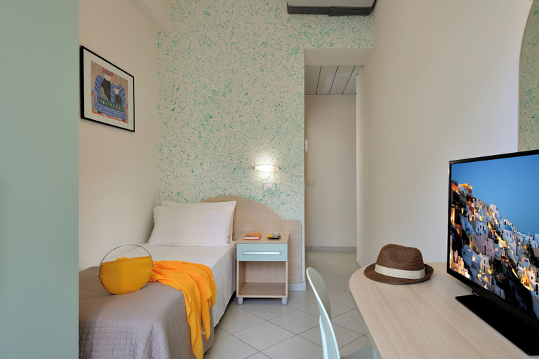 Bedroom 3, Hotel Romagna, Rimini