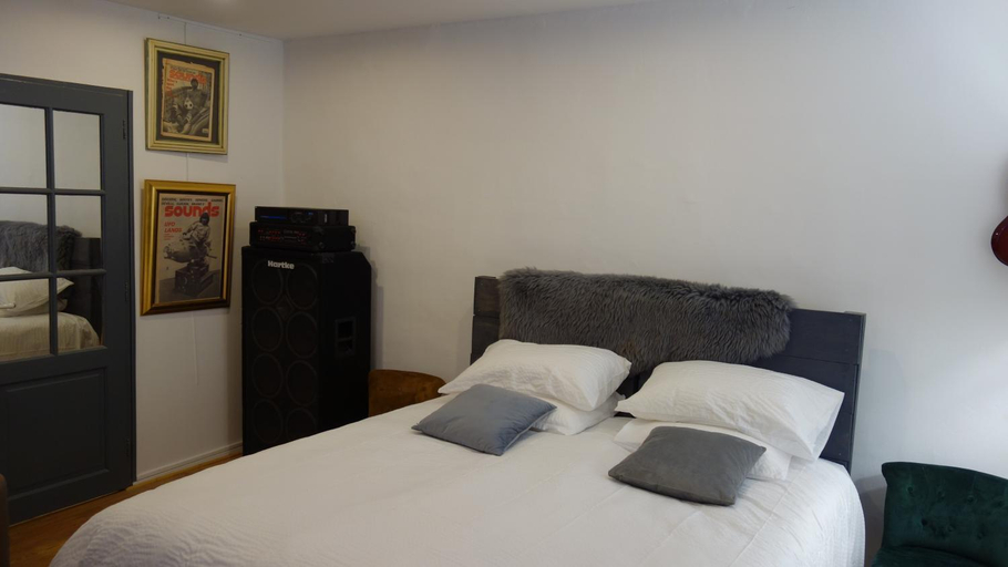Bedroom 3, Hostelry restaurant prive, Rhône