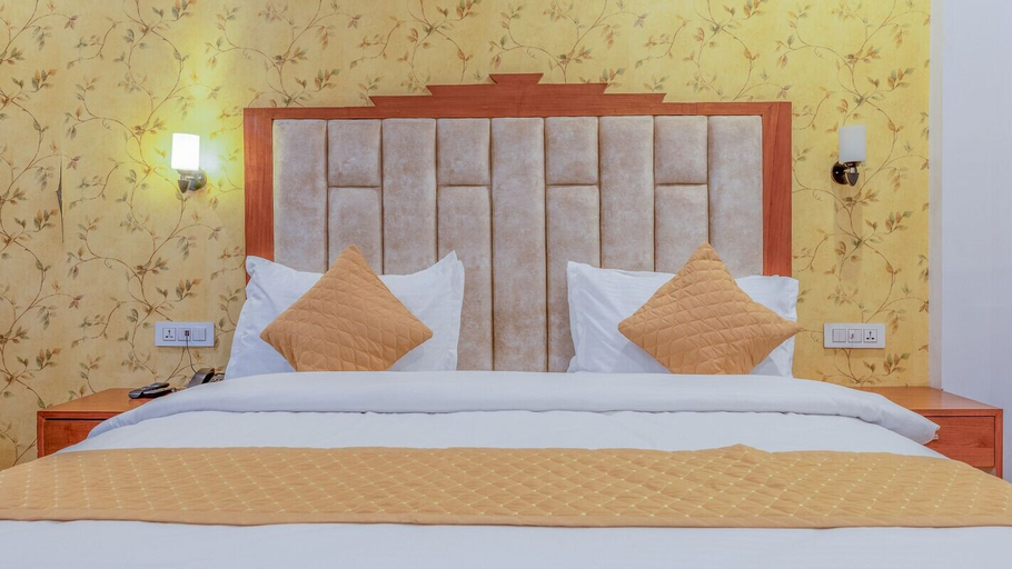 Bedroom 3, Hyacinth Hotel, Kullu