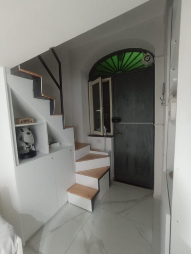 Others 4, Dana house, Napoli