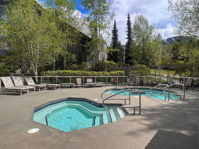 Sport & Beauty 2, The Aspens by Whistler Premier, Squamish-Lillooet