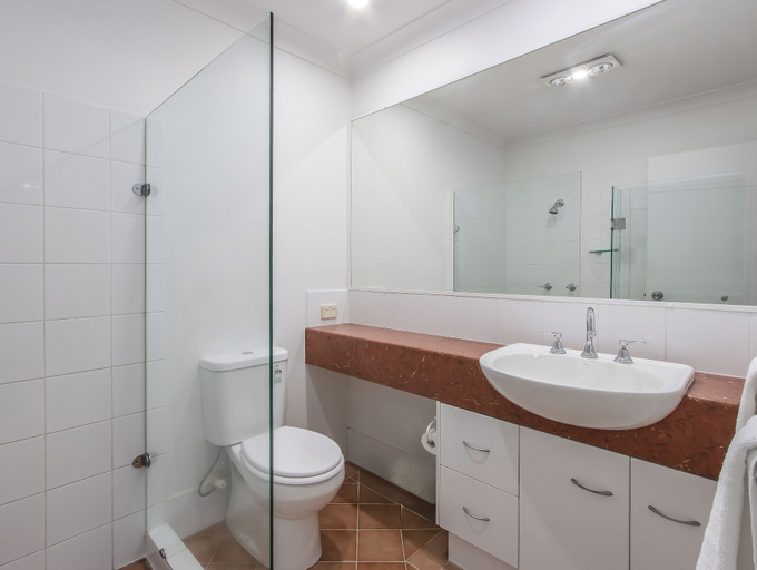 Bathroom 4, Waterfront at Sunrise Cove, Tweed Heads