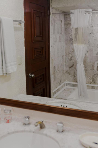 Bathroom 5, Los Aluxes, Mérida