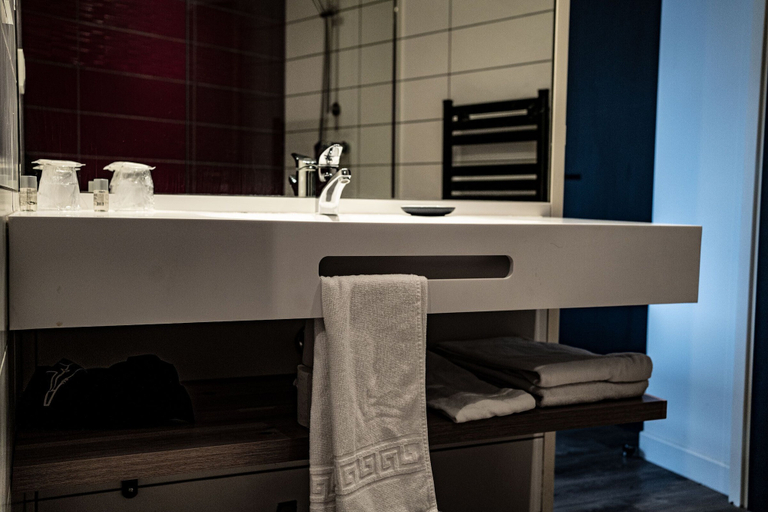 Bathroom 4, Hotel de Quebec, Seine-Maritime