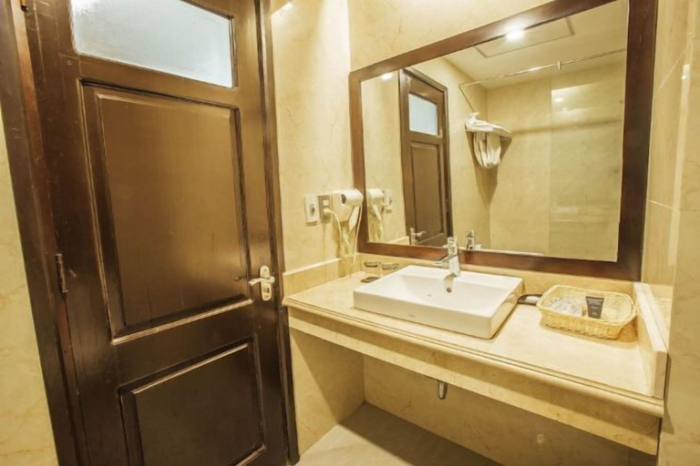 Bathroom 17