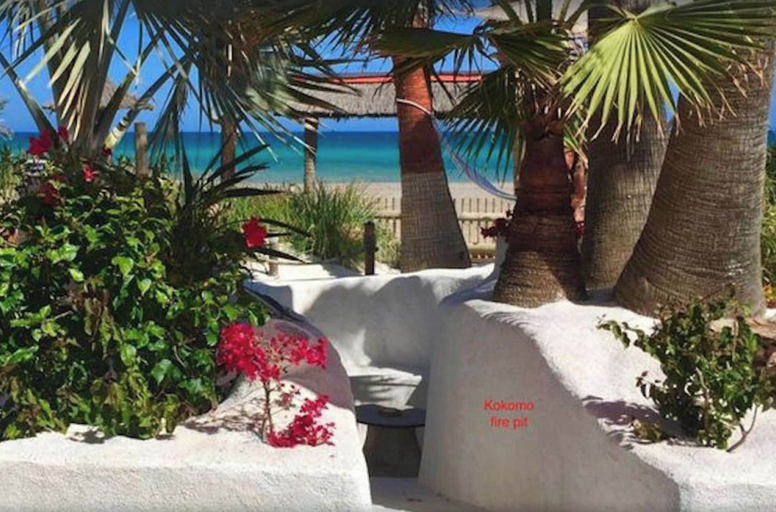 Property grounds 5, Kokomo on the Beach With Heated Swimming Pool, Almería