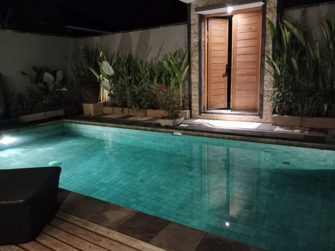 Swimming Pool 22