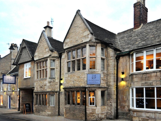 Exterior & Views 1, The Bull And Swan, Lincolnshire