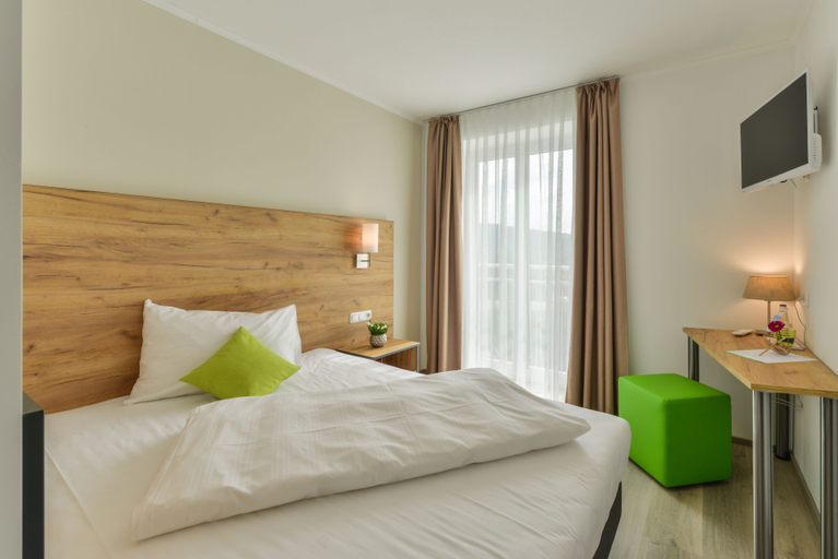 Bedroom 2, Maiers Hotel Parsberg, Neumarkt in der Oberpfalz