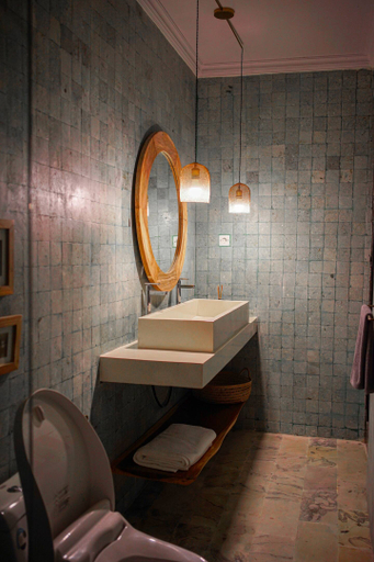 Bathroom 5, Villa La Familia Dua, Badung