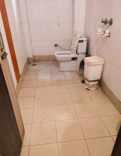 Bathroom, Hotel Diamond By GRB, Delhi