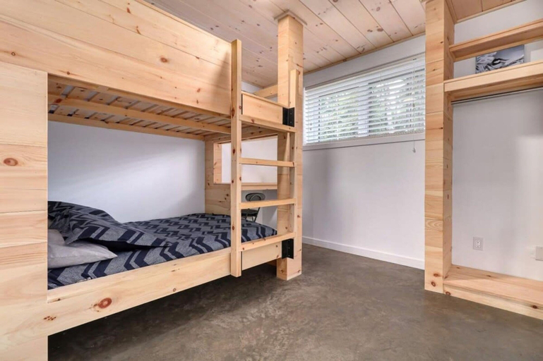 Room 2, Le Grand Duc- SPA Sauna- Bord Rivi re Noire, Matawinie