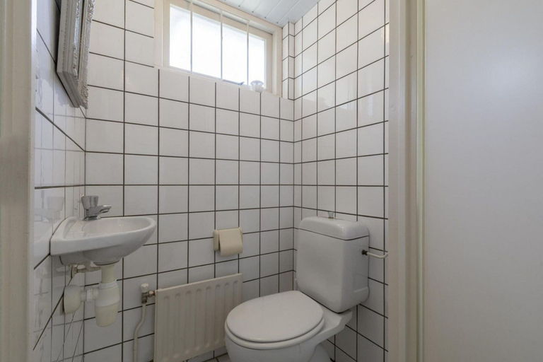 Bathroom 5, Welcoming Bungalow With Garden, Zijpe