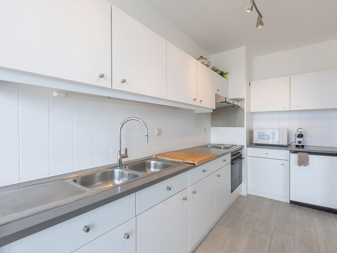 Private kitchen 2, Cozy 1-bedroom Apartment With Sea View, West-Vlaanderen