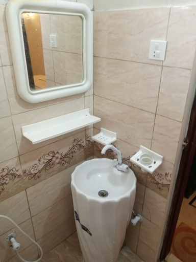 Bathroom 3, Hill View Guest House, Karachi