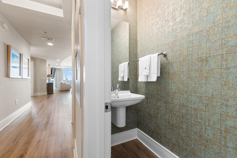 Bathroom 3, Turquoise C2208, Baldwin