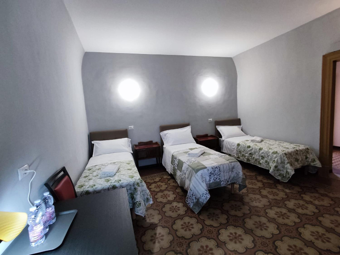 Others 4, EXOTIC holiday home, Catania