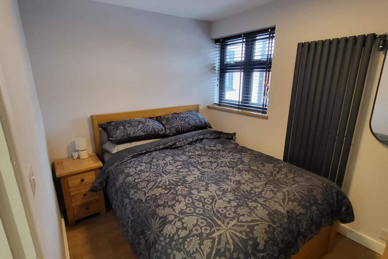 Bedroom 3, Town Centre Modern 1 Bed Self-contained Apartment, West Berkshire