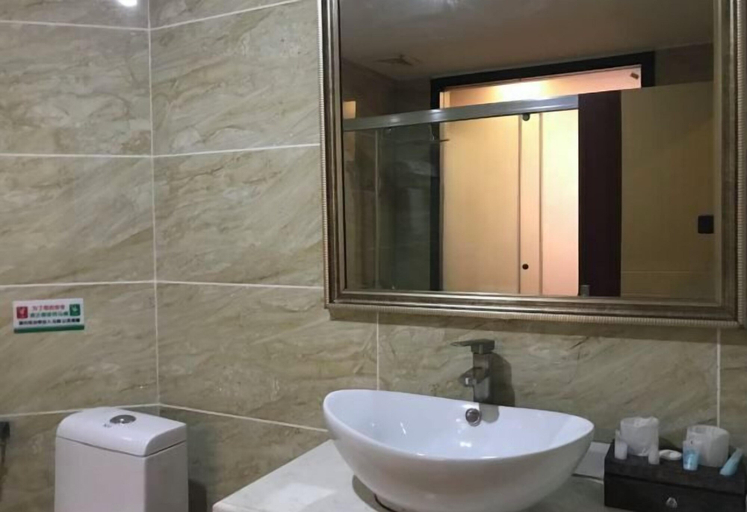 Bathroom 4, Lifeng Hotel, Hezhou