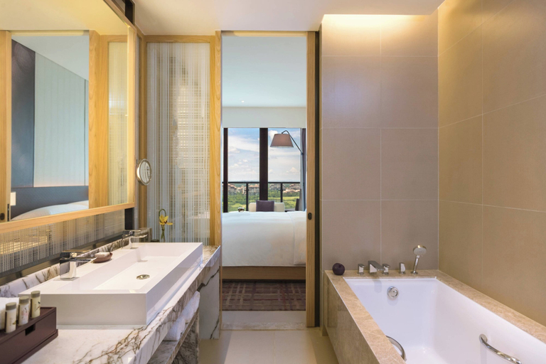 Bathroom 5, Renaissance Haikou Hotel, Haikou
