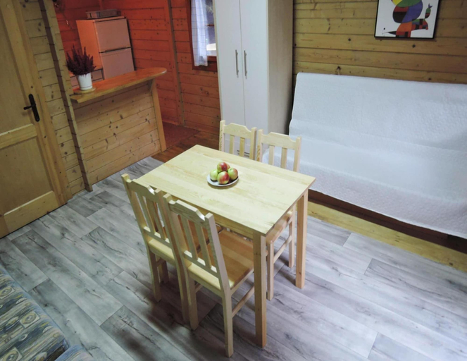 Dining 2, Bungalow by Turquoise Lake & Baltic Beaches, Kamień