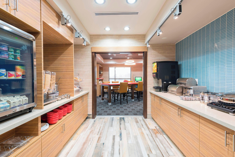 Food & Drinks 5, TownePlace Suites by Marriott Mansfield, Richland