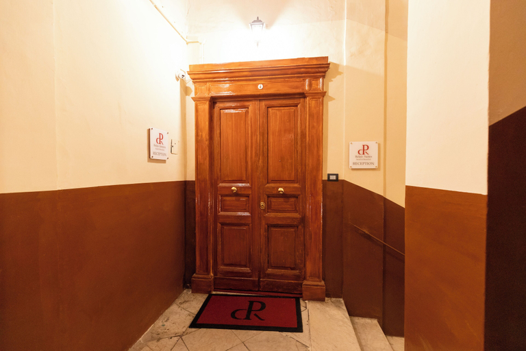 Others 5, Relais Ammira, Napoli