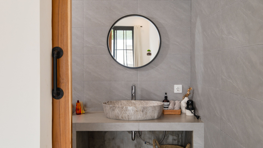 Bathroom 4, Kamila Villa 2 by Villa Finder, Badung