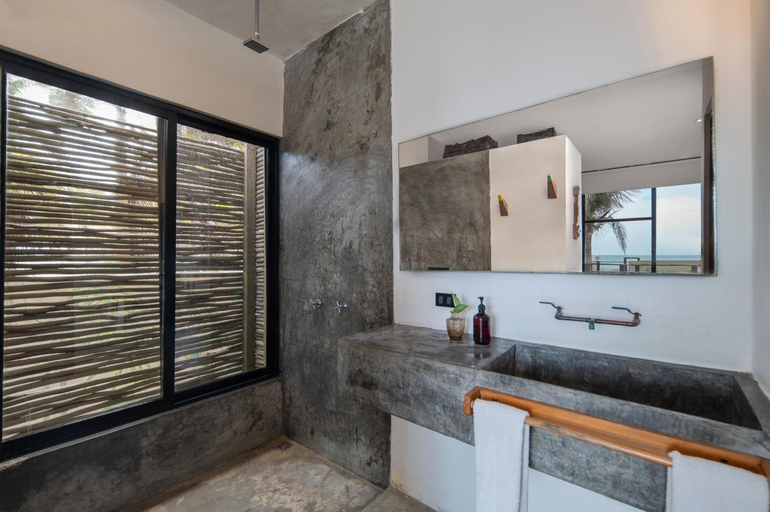 Bathroom 3, Tropicalito Tulum, Cozumel