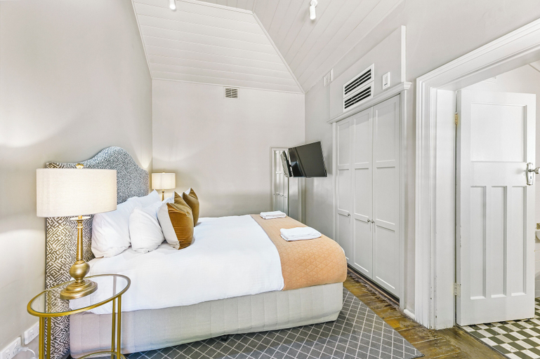Bedroom 5