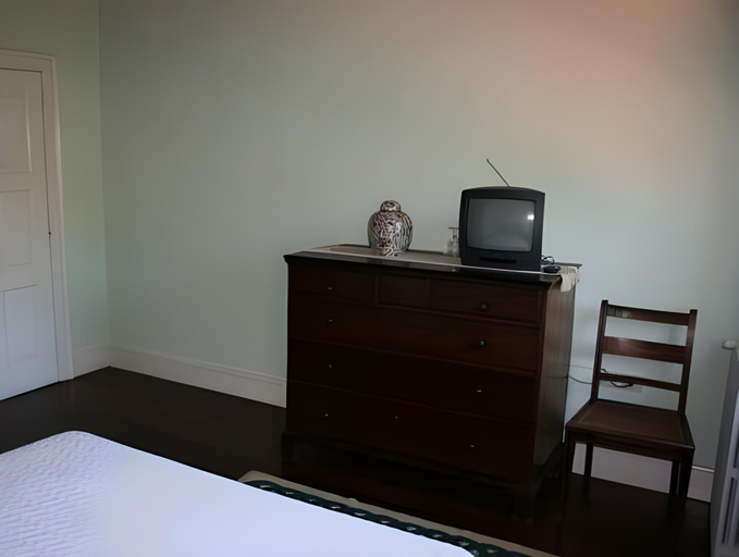 Bedroom 16