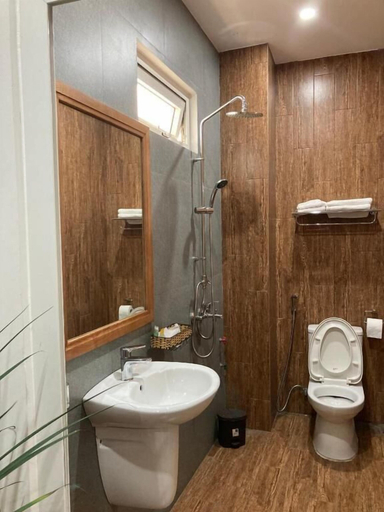 Bathroom 3, Nguyen Thai 2 Hotel, District 12